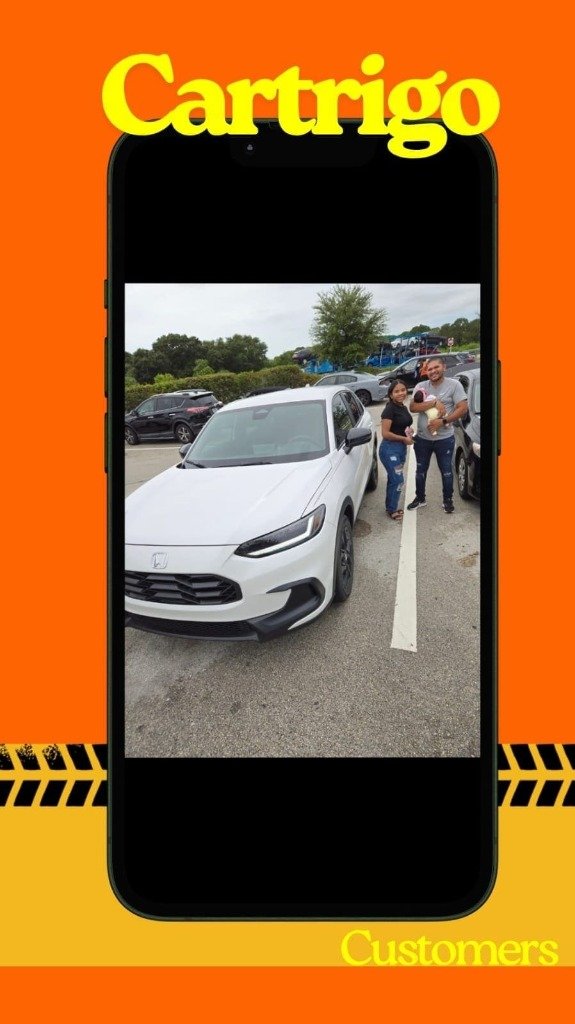 Cliente feliz con su Honda blanco